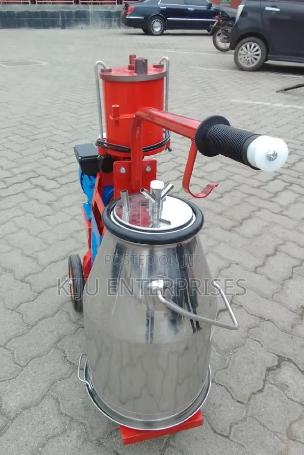 Single Bucket-Milking Machine Available - thumbnail 3