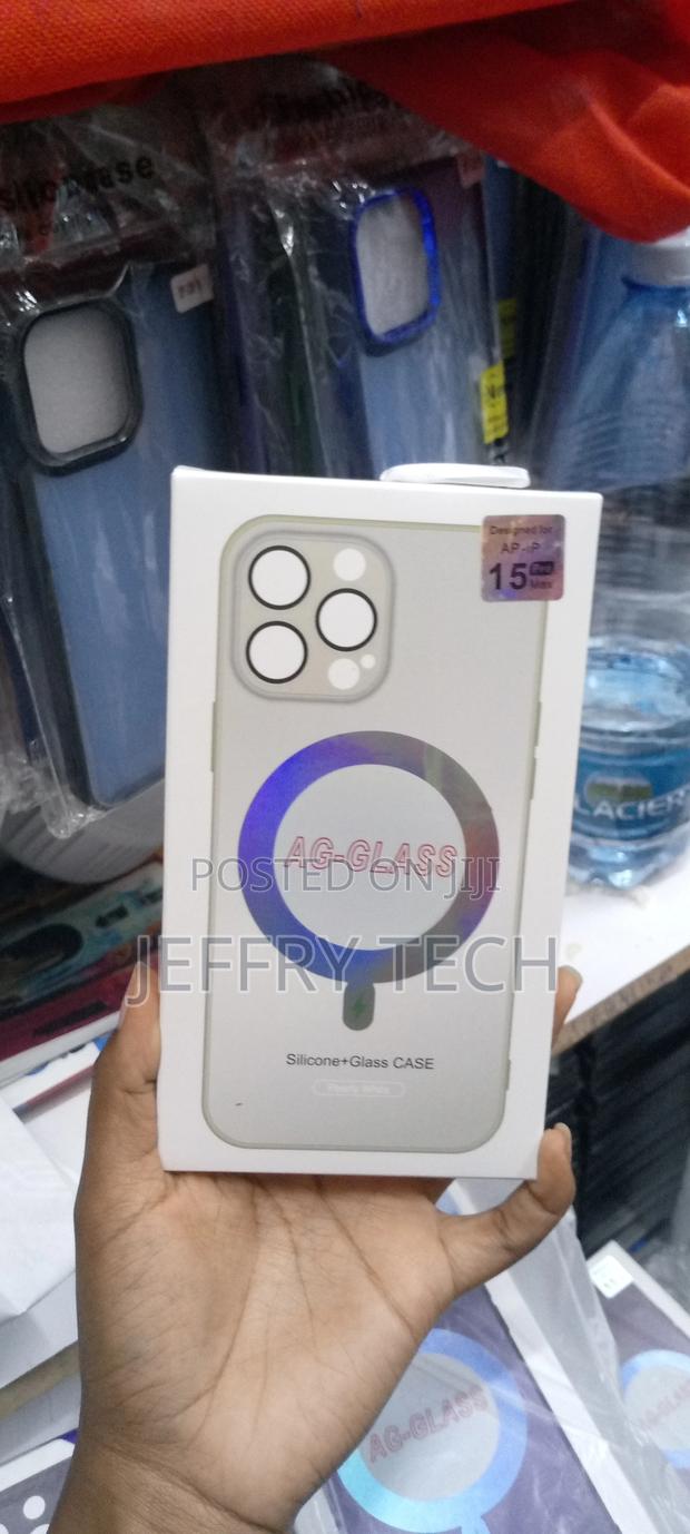 Apple iPhone 15 Pro Max - main view