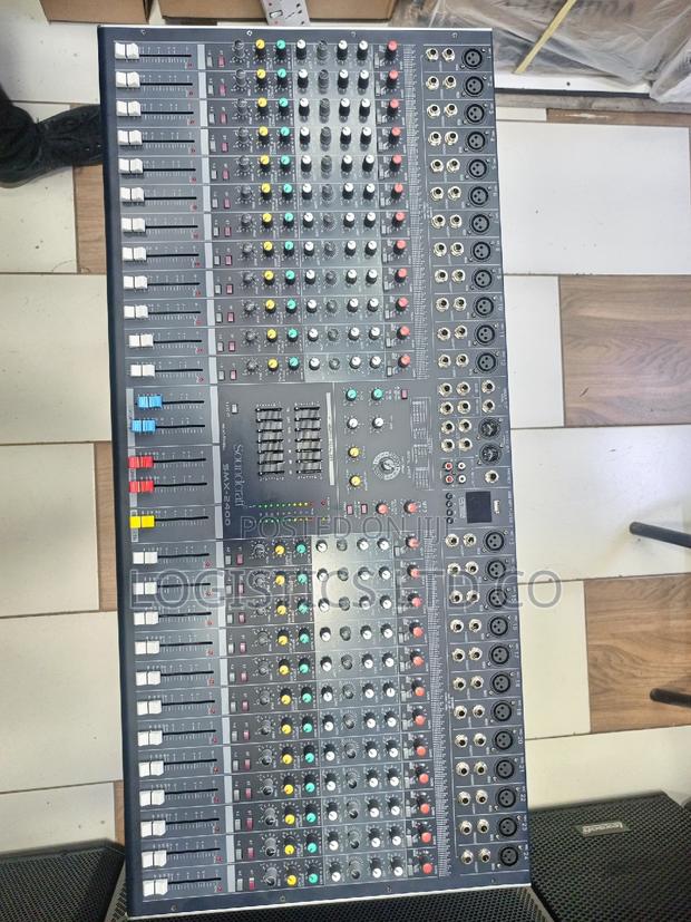 Soundcraft SXM-2400 24channel Plain Mixer