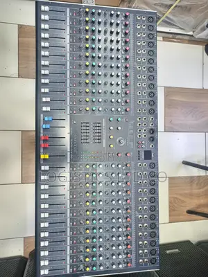 Soundcraft SXM-2400 24channel Plain Mixer