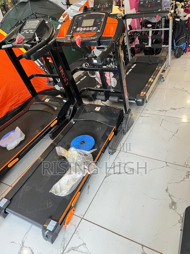 Semi Quality Commercial Treadmill. - thumbnail 2