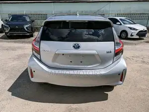 Toyota Aqua 2017 Silver