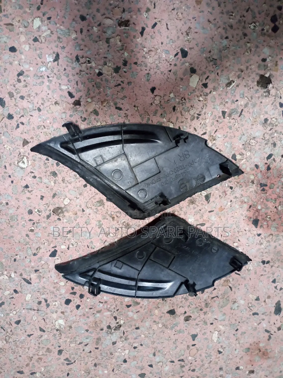 Toyota Corolla Fielder Windscreen Finisher