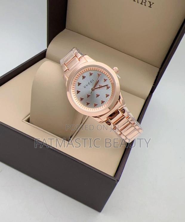 Classy Watch Gucci - main view