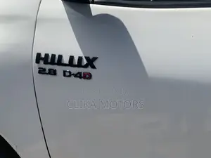 Toyota Hilux SR5 4x4 2016 White