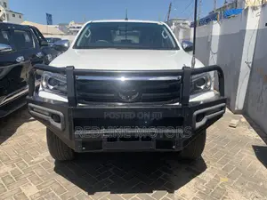 Toyota Hilux SR5 4x4 2016 White