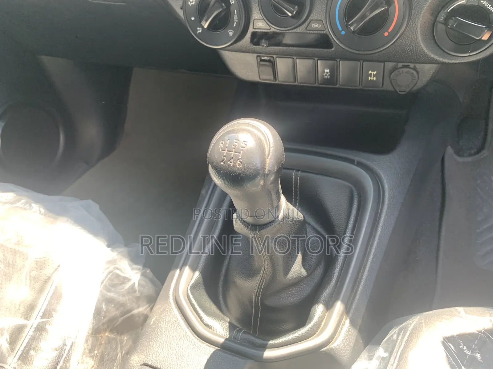 Toyota Hilux SR5 4x4 2016 White