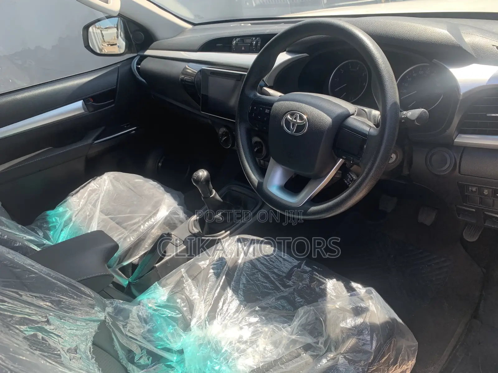 Toyota Hilux SR5 4x4 2016 White