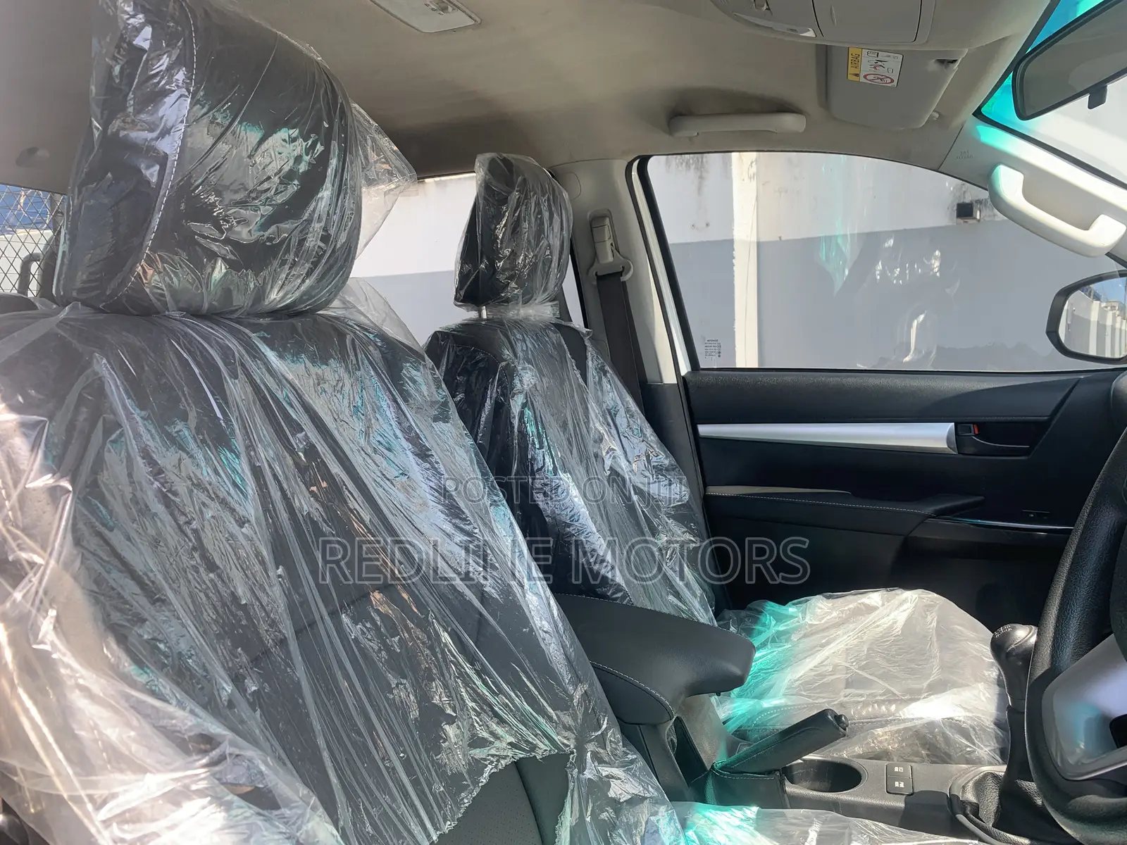 Toyota Hilux SR5 4x4 2016 White