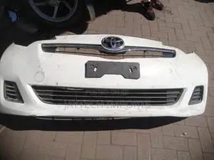 Toyota Ractis 2012/10 Front Bumper