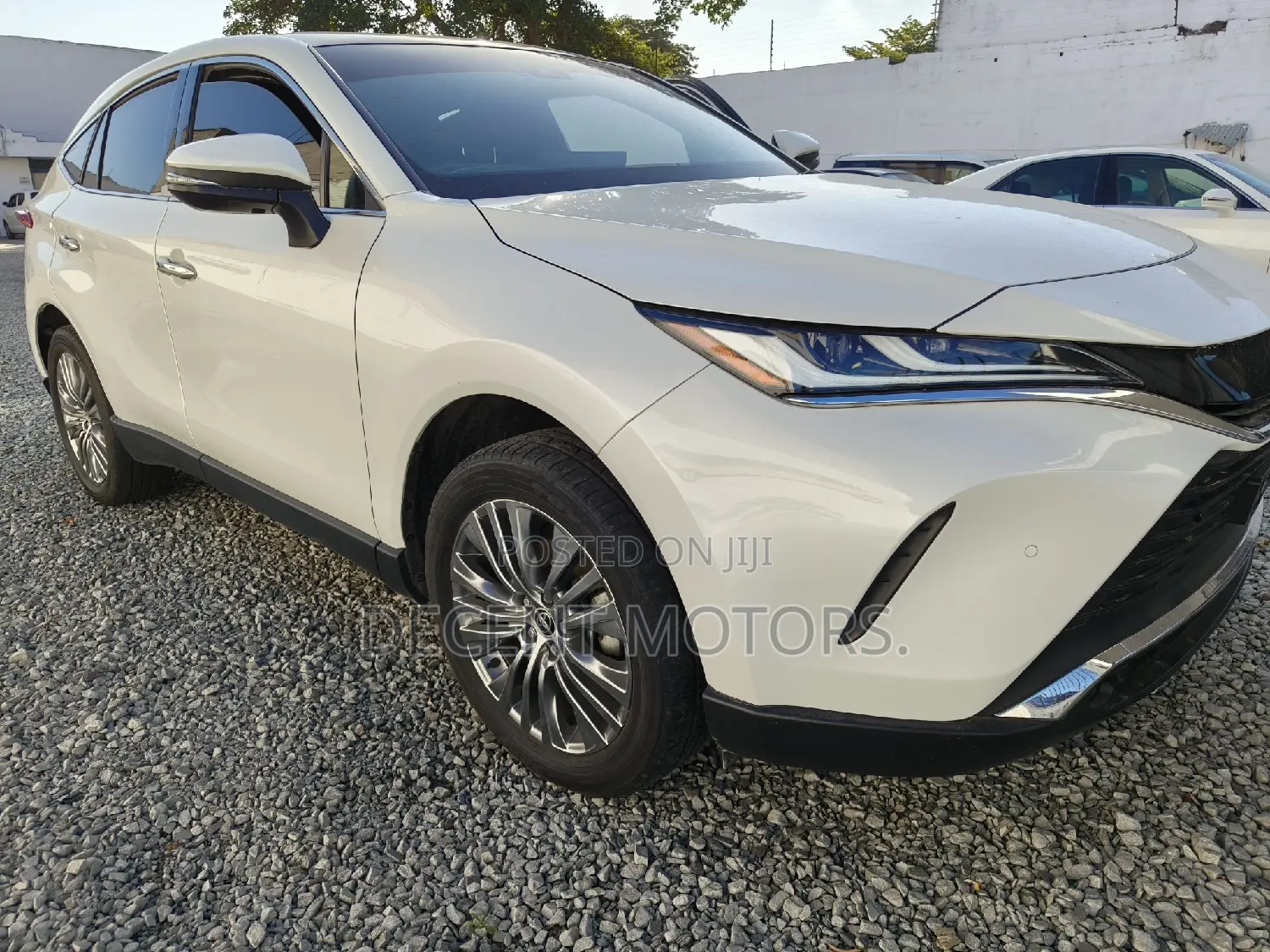 Toyota Harrier 2.5 Hybrid 2020 White