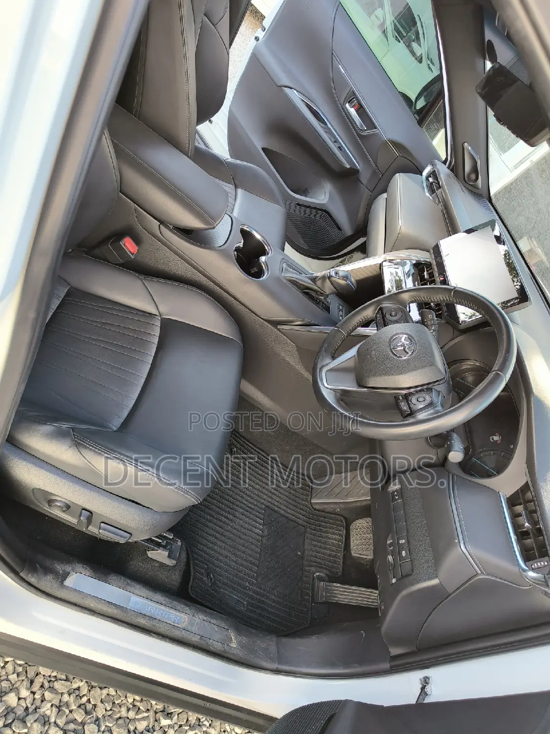 Toyota Harrier 2.5 Hybrid 2020 White