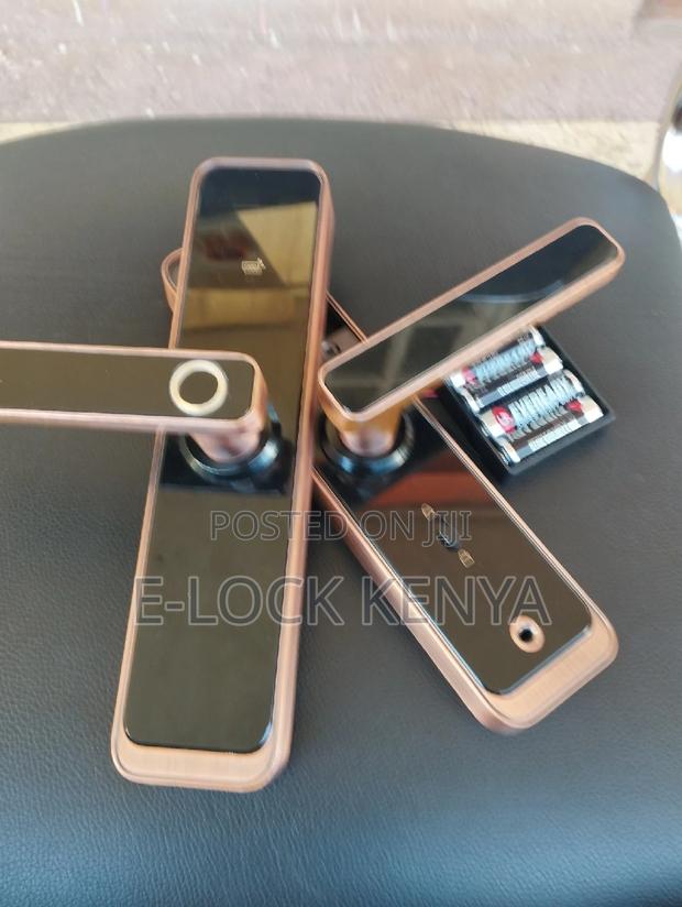 Smart Door Locks With Fingerprint Sensors. - main view