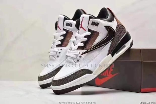 Air Jordan 3 - thumbnail 2