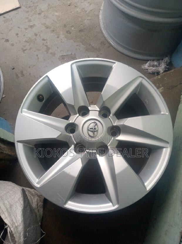 17 SIZE Toyota Prado - main view