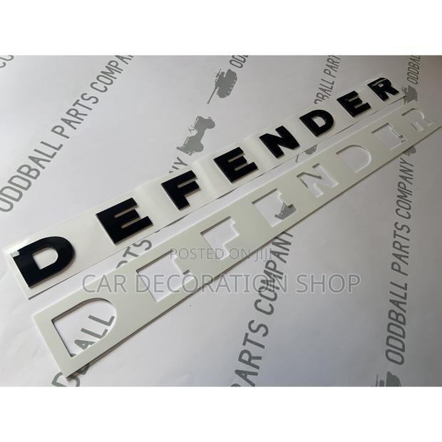 Black DEFENDER Bonnet Badge