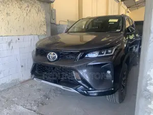 Toyota Fortuner 2.8 D AWD 2016 Gray