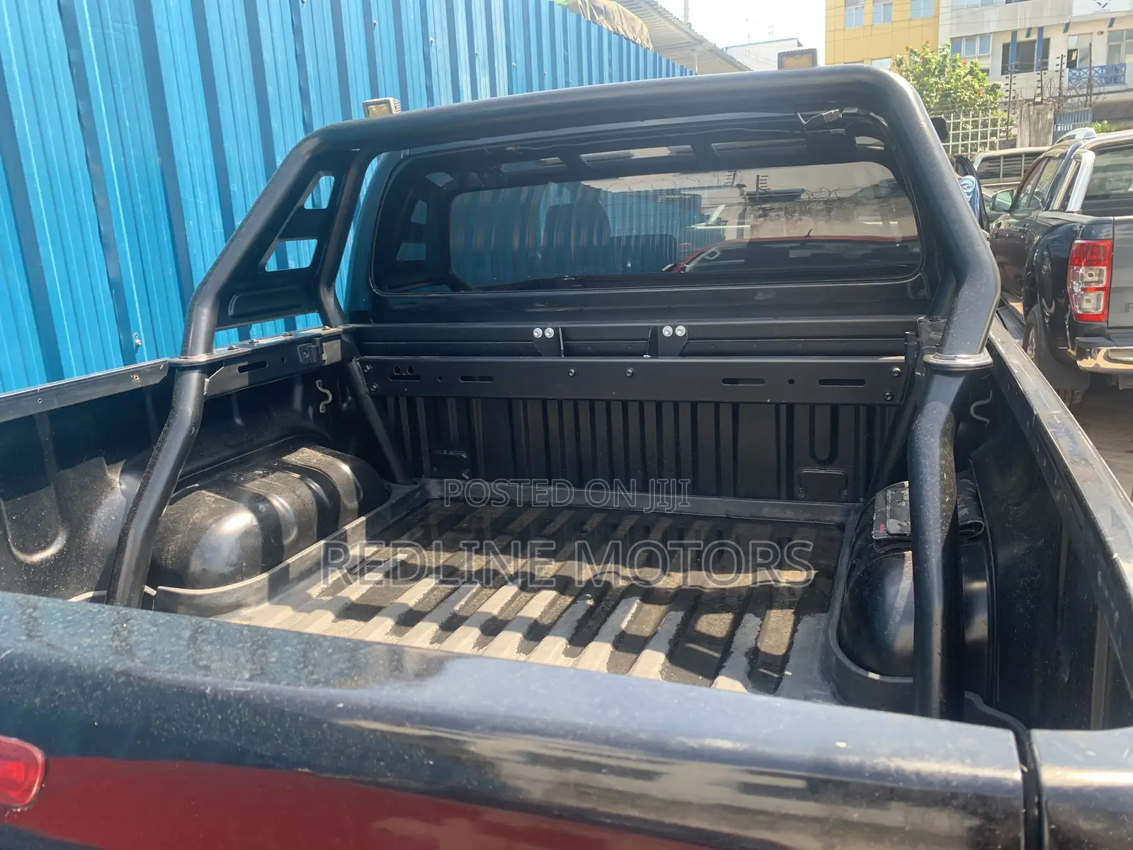 Toyota Hilux Rugged X 4x4 2018 Black