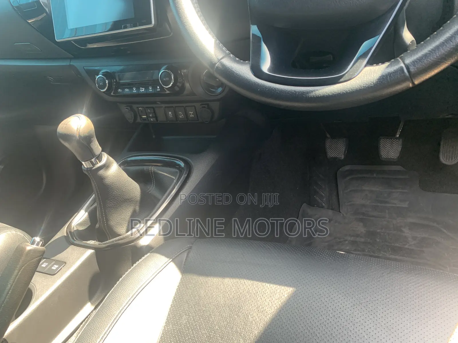 Toyota Hilux Rugged X 4x4 2018 Black
