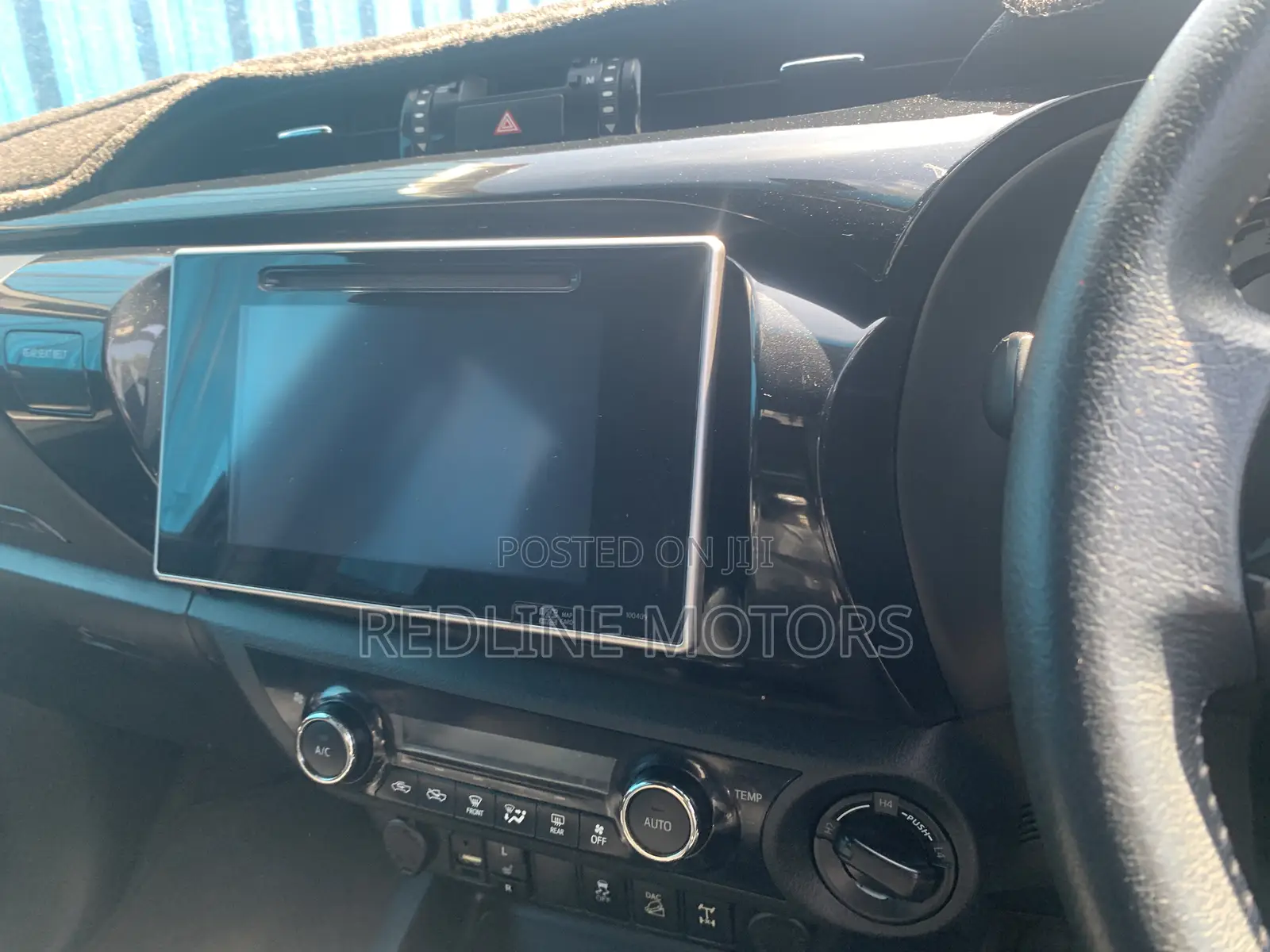 Toyota Hilux Rugged X 4x4 2018 Black