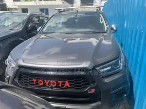 Toyota Hilux SR5 4x4 2017 Gray