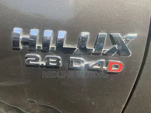 Toyota Hilux SR5 4x4 2017 Gray