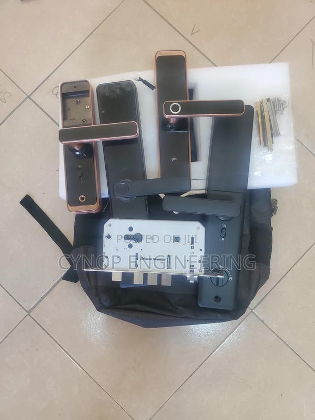 Modern Convenience Biometric Locks for Hotel Room Security - main view