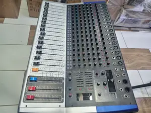 Yamaha Kv160 Pro Powered Mixer 16channels