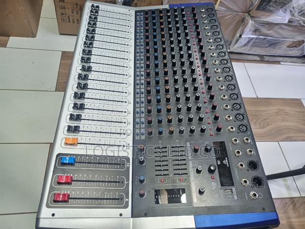 Yamaha Kv160 Pro Powered Mixer 16channels - thumbnail 3