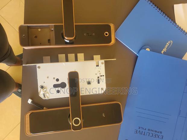 Burglar and Childproof Smart Biometric Door Lock App - main view