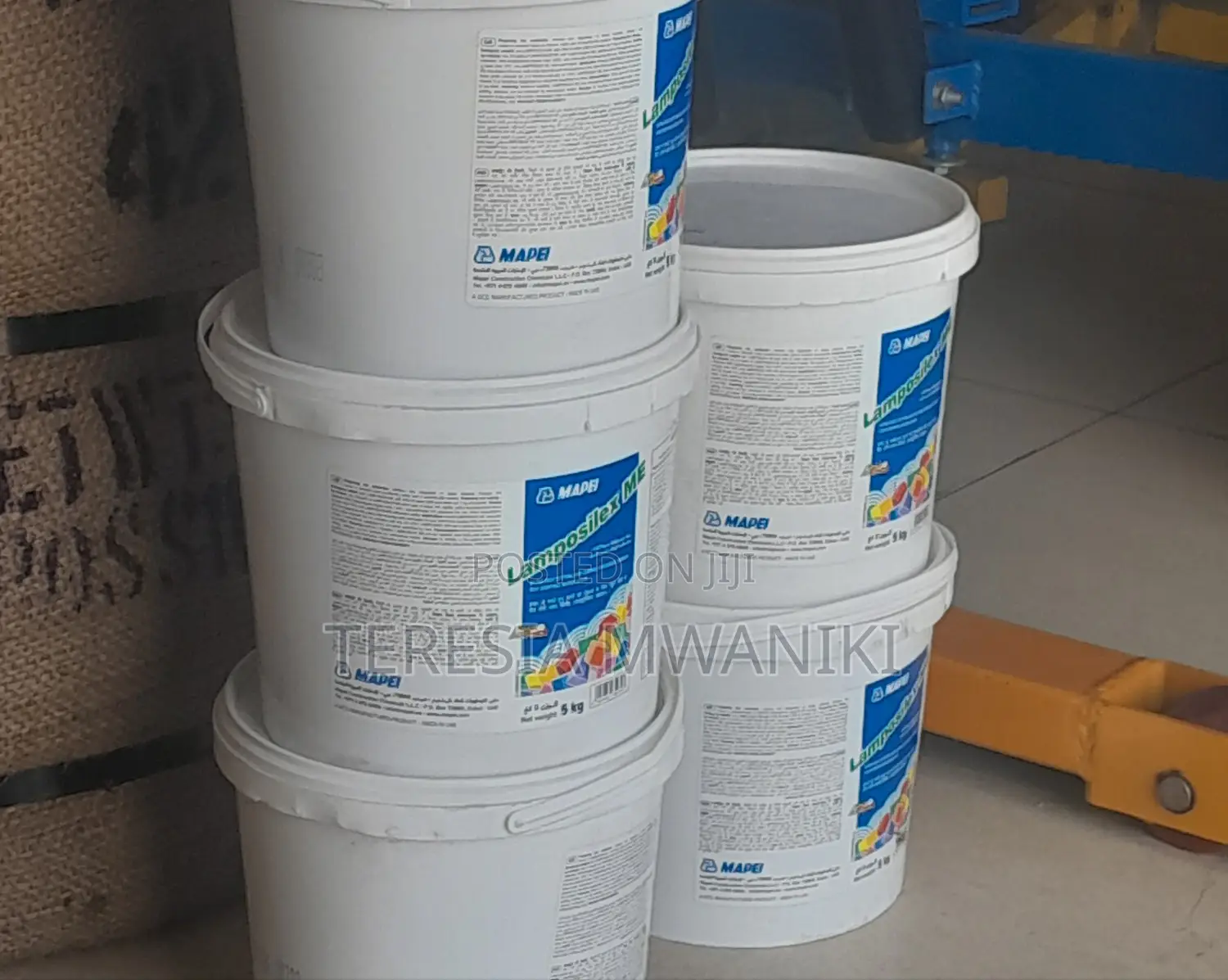 Mapei Lamposilex/ Water Plug. *