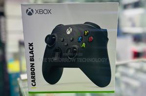 XBOX Wireless Controller Carbon Black Brand New at the Shop - thumbnail 2