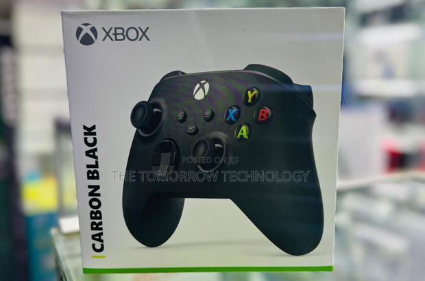 XBOX Wireless Controller Carbon Black Brand New at the Shop - main view