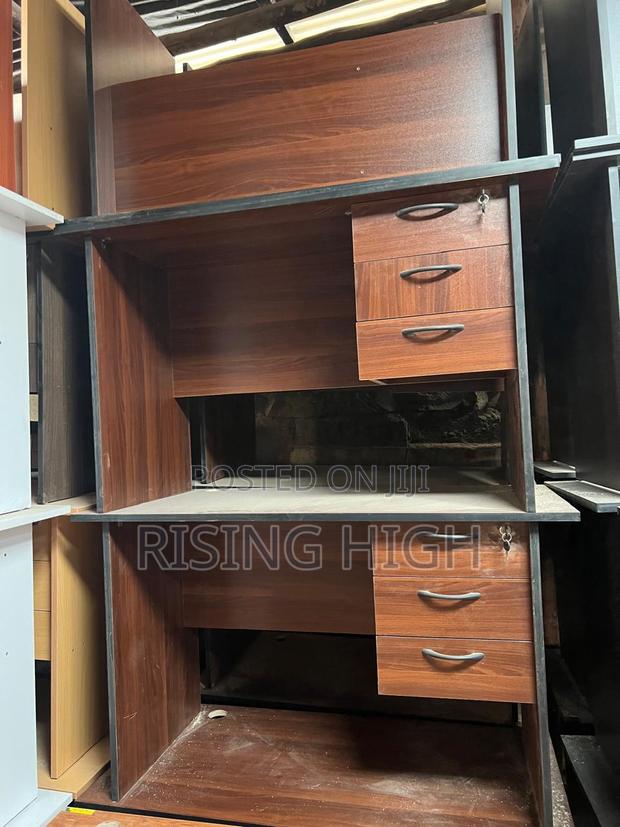 Long-Lasting Office Desk . - main view