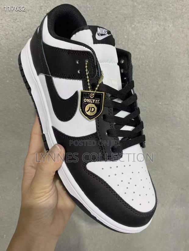 Nike SB Dunks - thumbnail 4