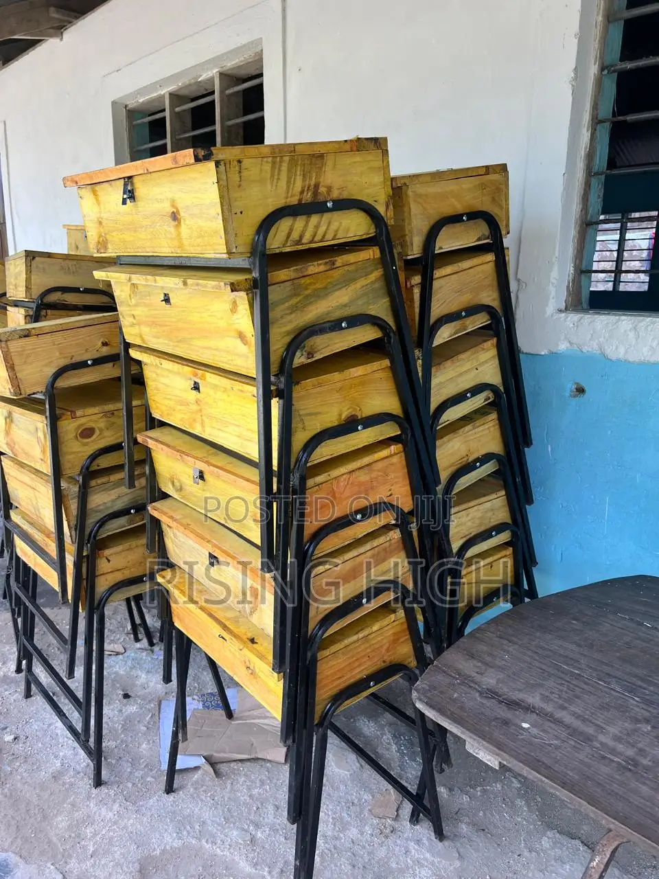 Best Quality High School Lockers and Chairs.