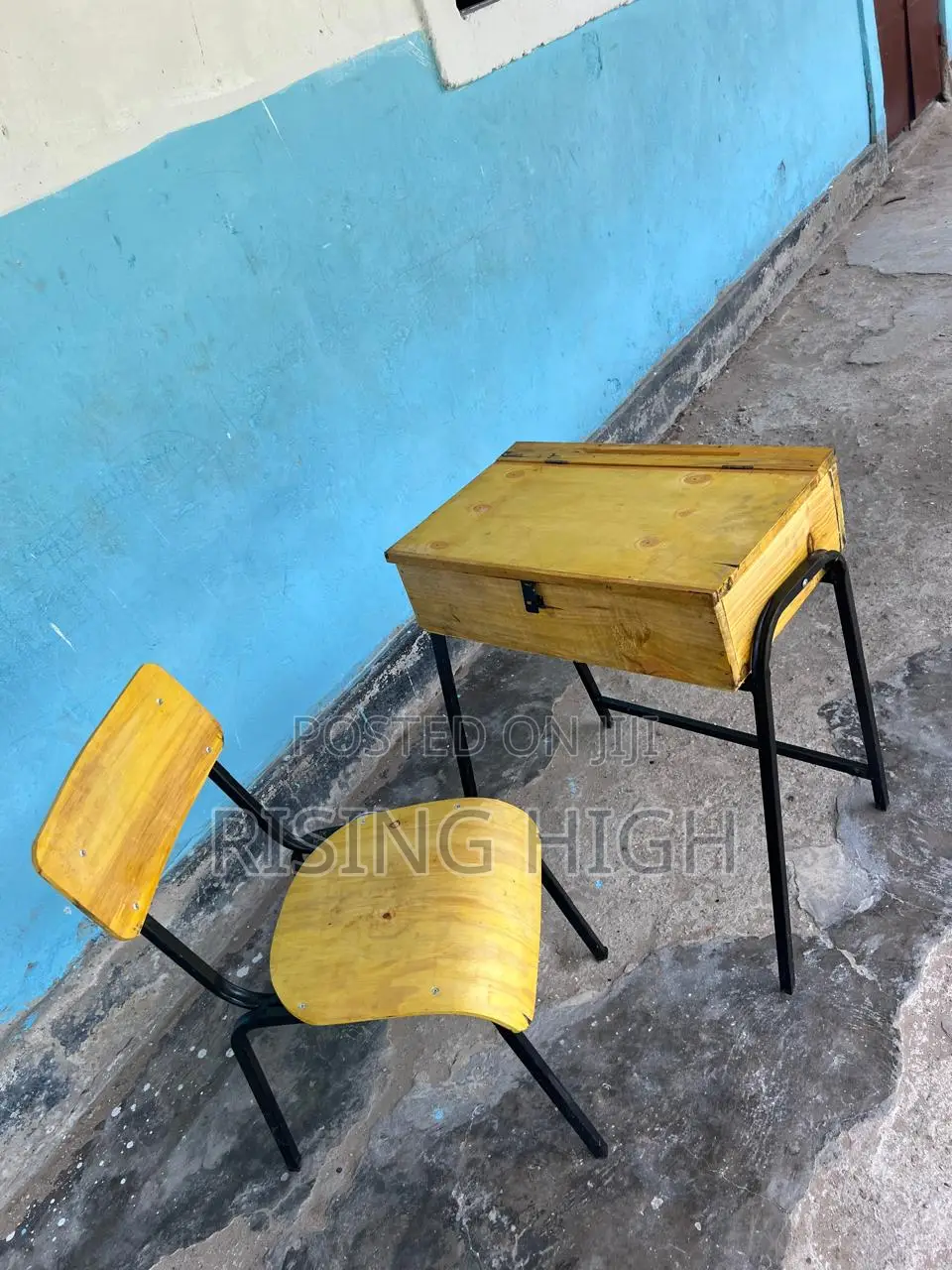Top High School Lockers and Chairs