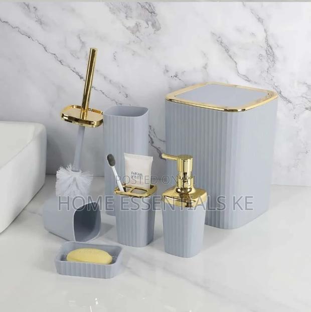 *6 in 1 Bathroom Accessories Set With Gold Ring - thumbnail 3