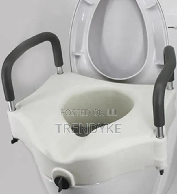 Toilet Raiser With Handle - thumbnail 2