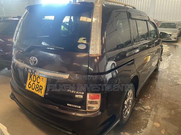 Toyota ISIS 2015 Black - thumbnail 2