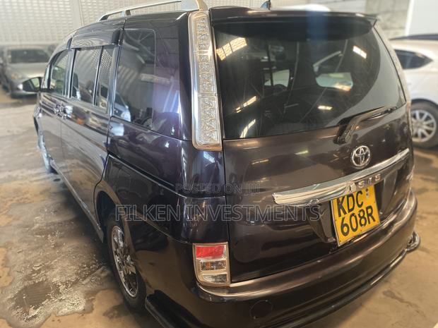 Toyota ISIS 2015 Black - thumbnail 3