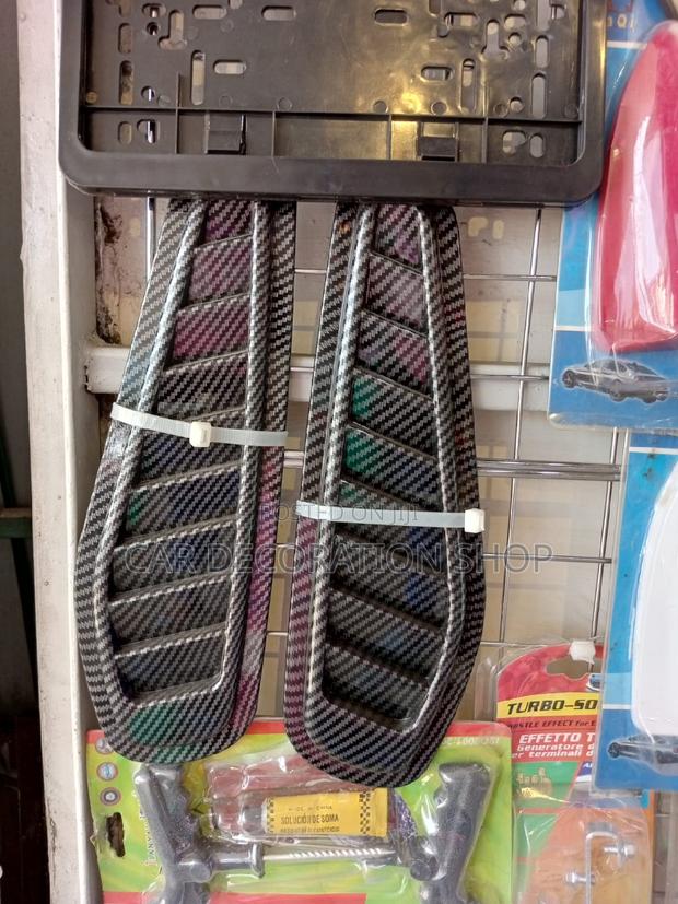 2pcs Carbon Fiber Finish Bonnet Air Vent