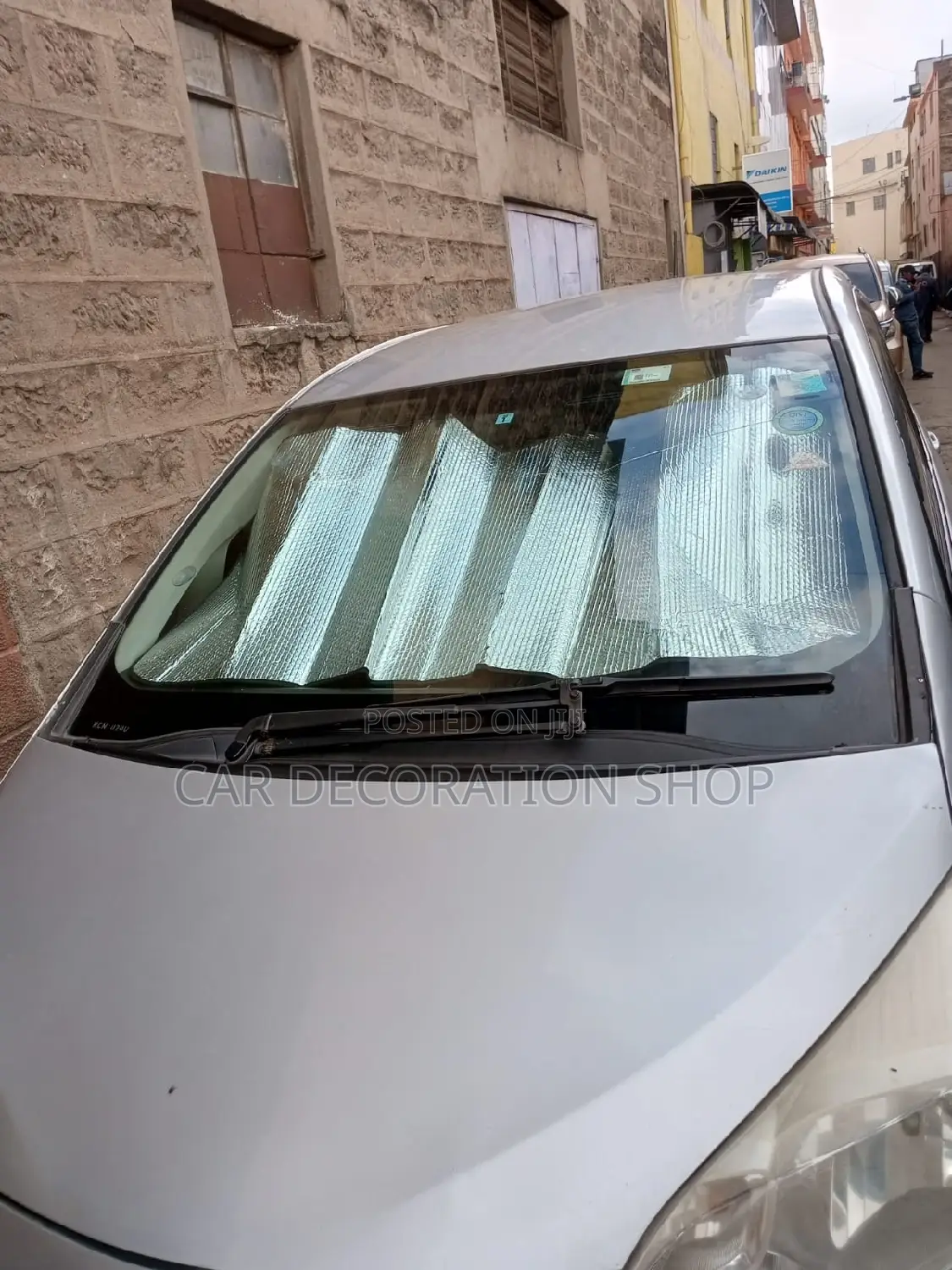 Ractis Dashboard Covered With Reflective Sunshade Cover