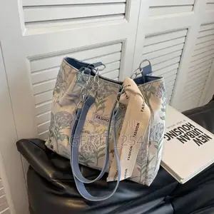 *Jacquard Casual Tote Bag*
Size: 30*25*10cm
