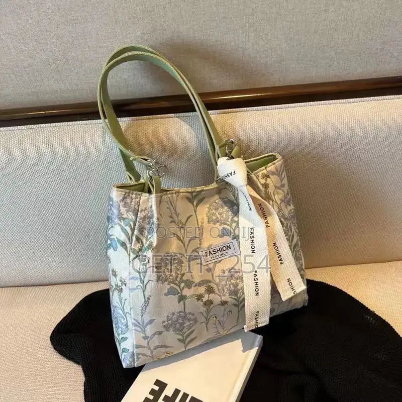 *Jacquard Casual Tote Bag*
Size: 30*25*10cm
