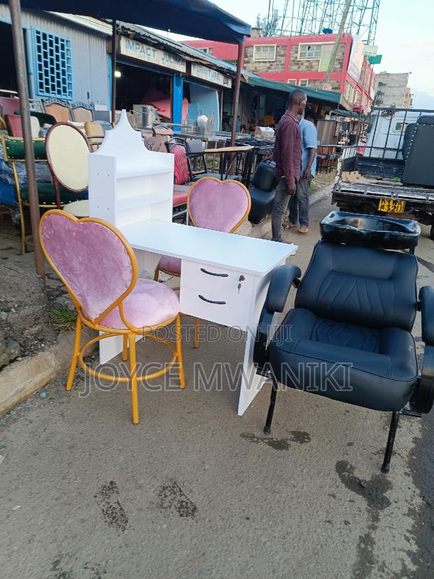 Manicure Set and a Sink - thumbnail 3