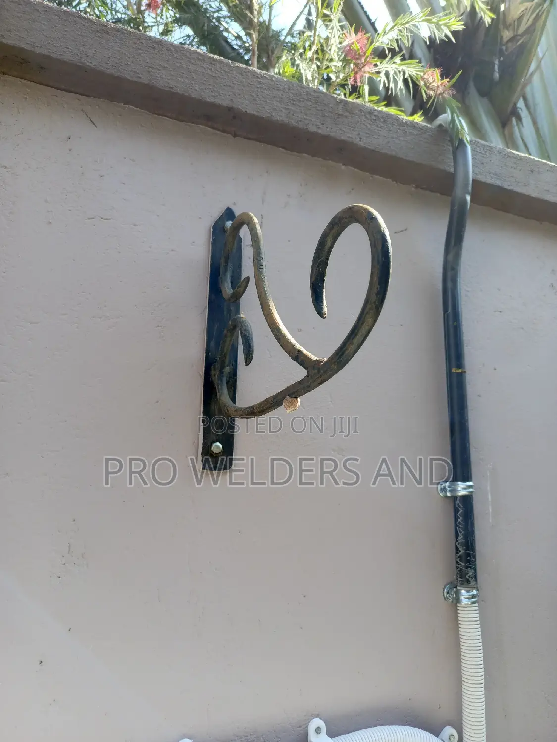 Wall Mounted Flower Vase Holder