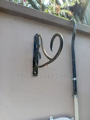 Wall Mounted Flower Vase Holder