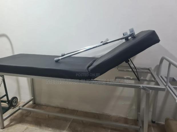 Examination Couch*. - main view