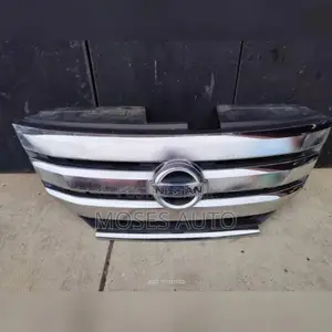 Nissan Serena Grill